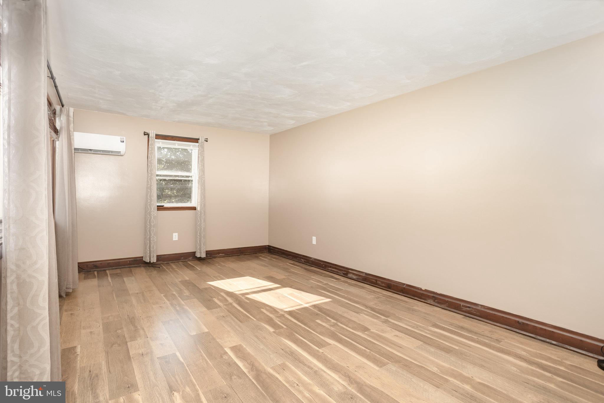 OAKWOOD HILLS - Residential