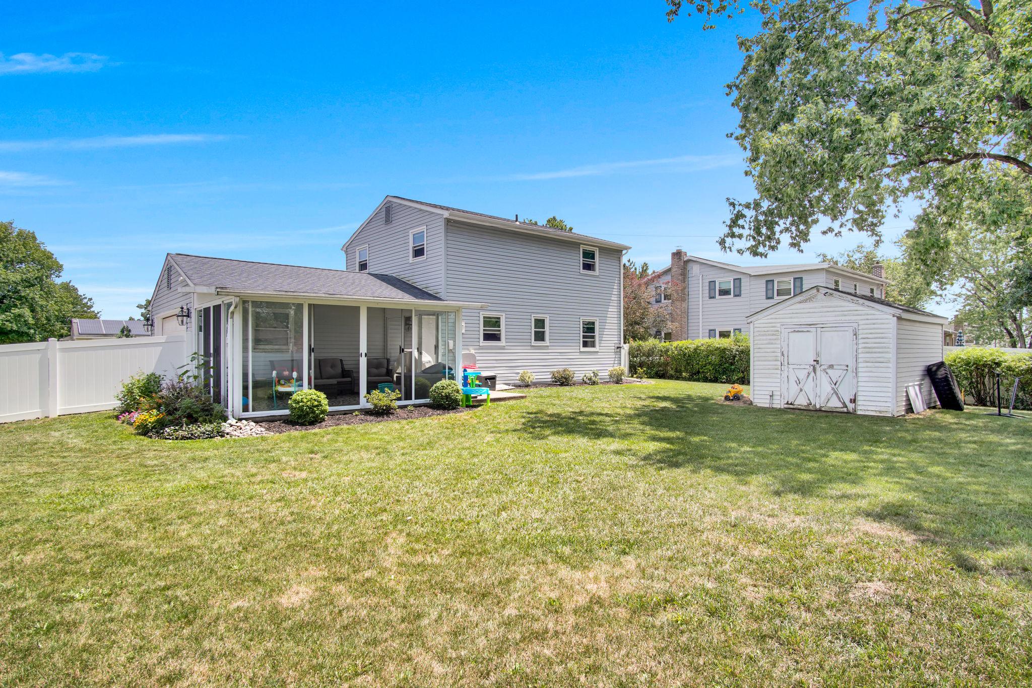 1924 ESTHER DRIVE
