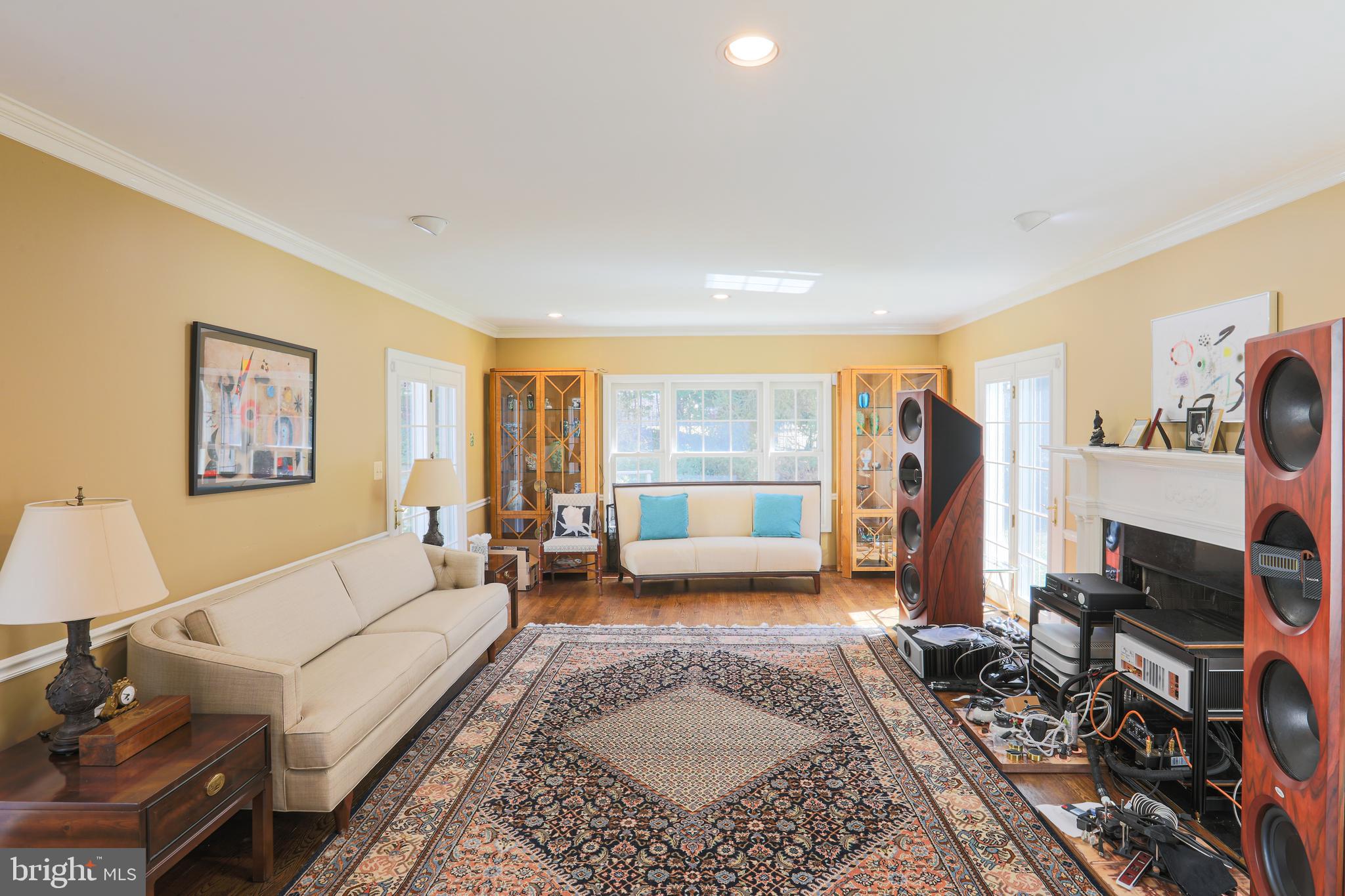 BURNT MILLS HILLS - Residential