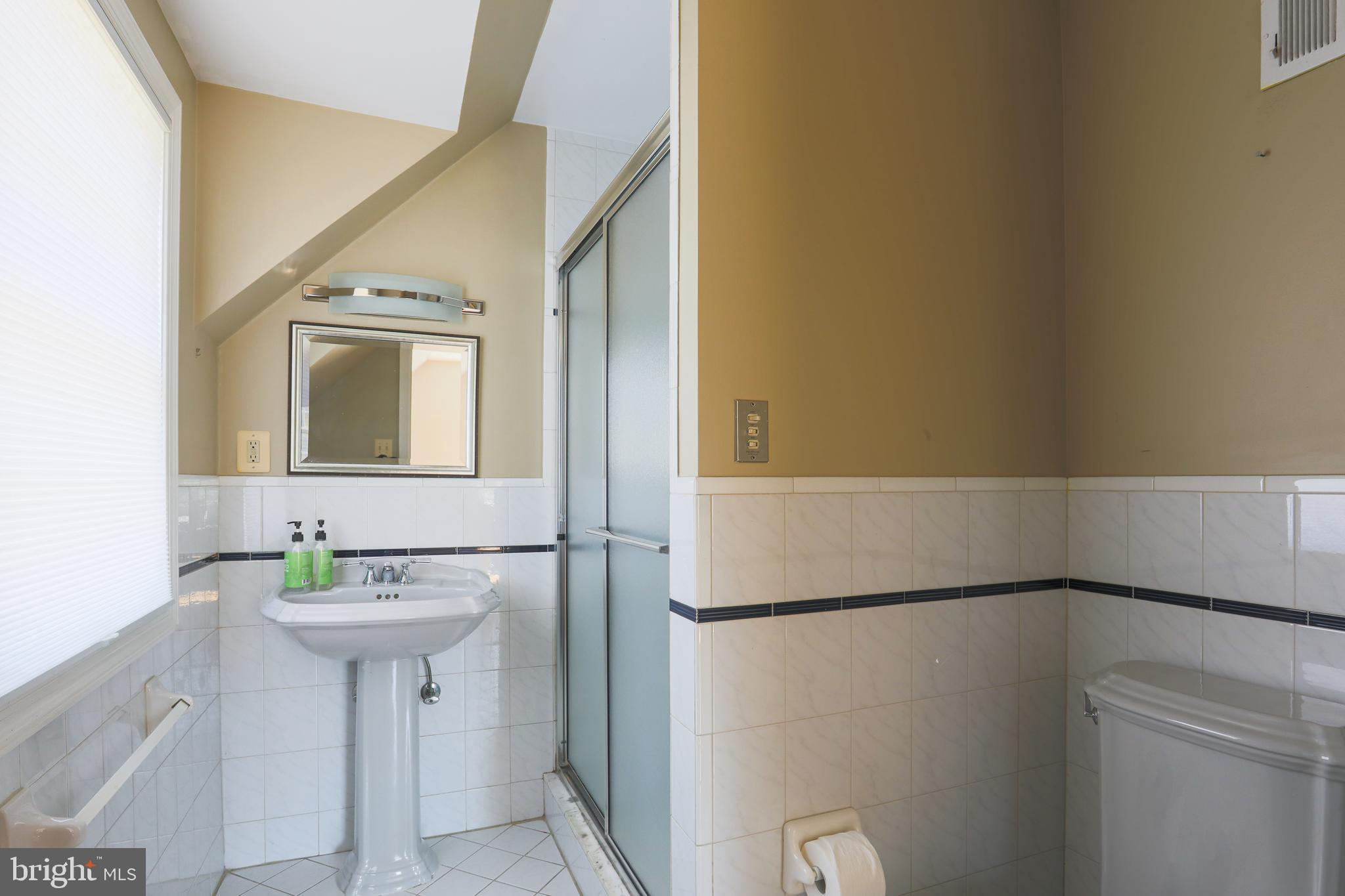 BURNT MILLS HILLS - Residential