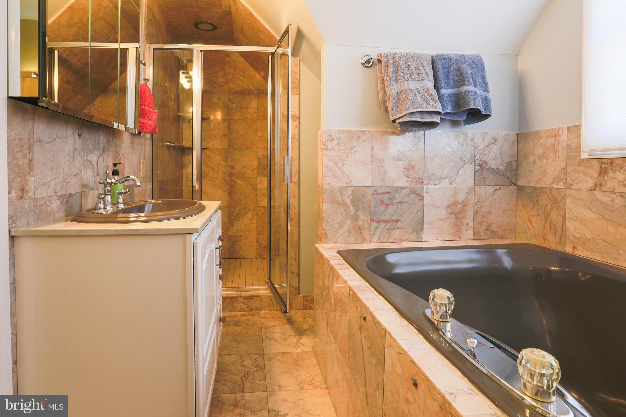 BURNT MILLS HILLS - Residential