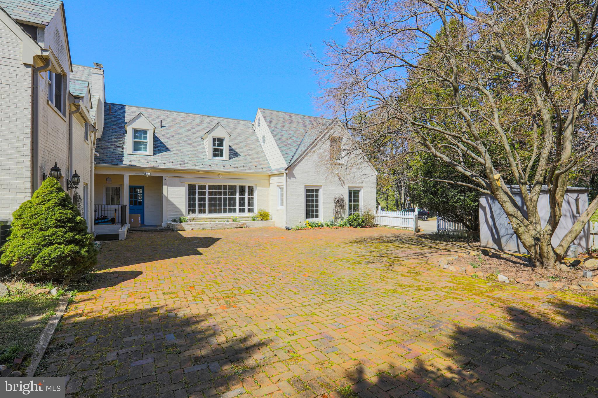 BURNT MILLS HILLS - Residential