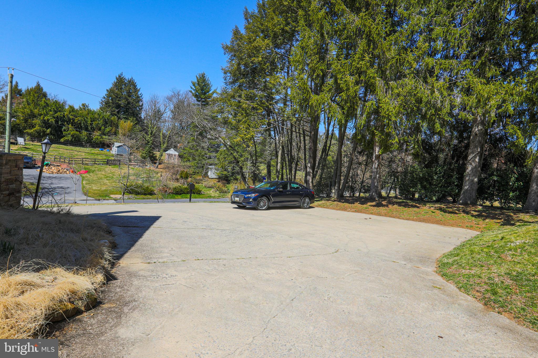 BURNT MILLS HILLS - Residential