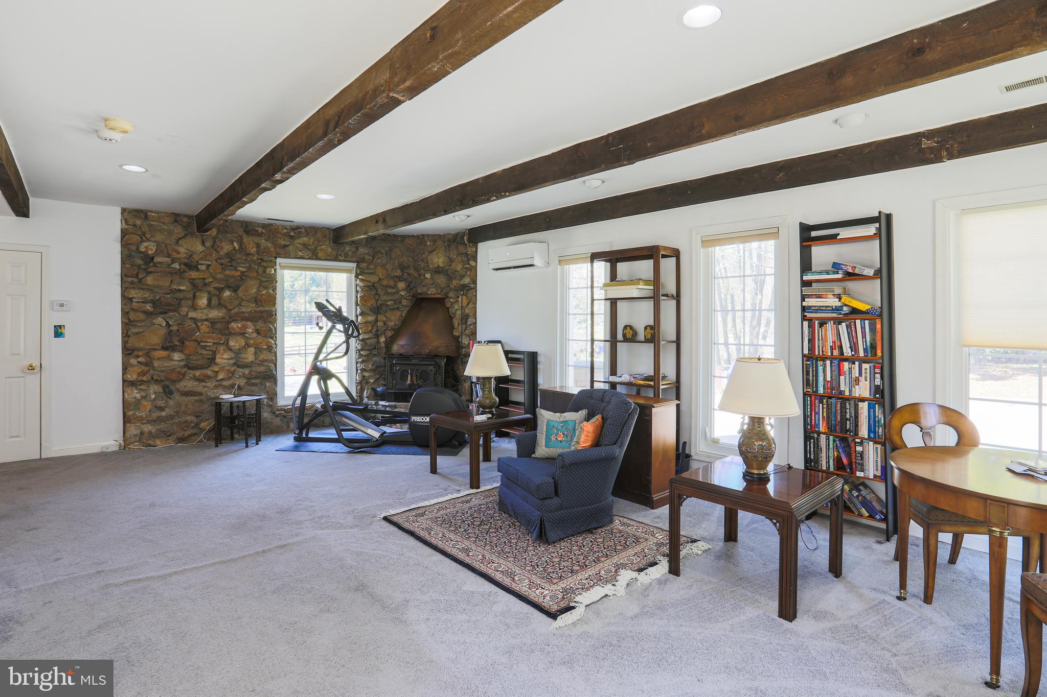 BURNT MILLS HILLS - Residential