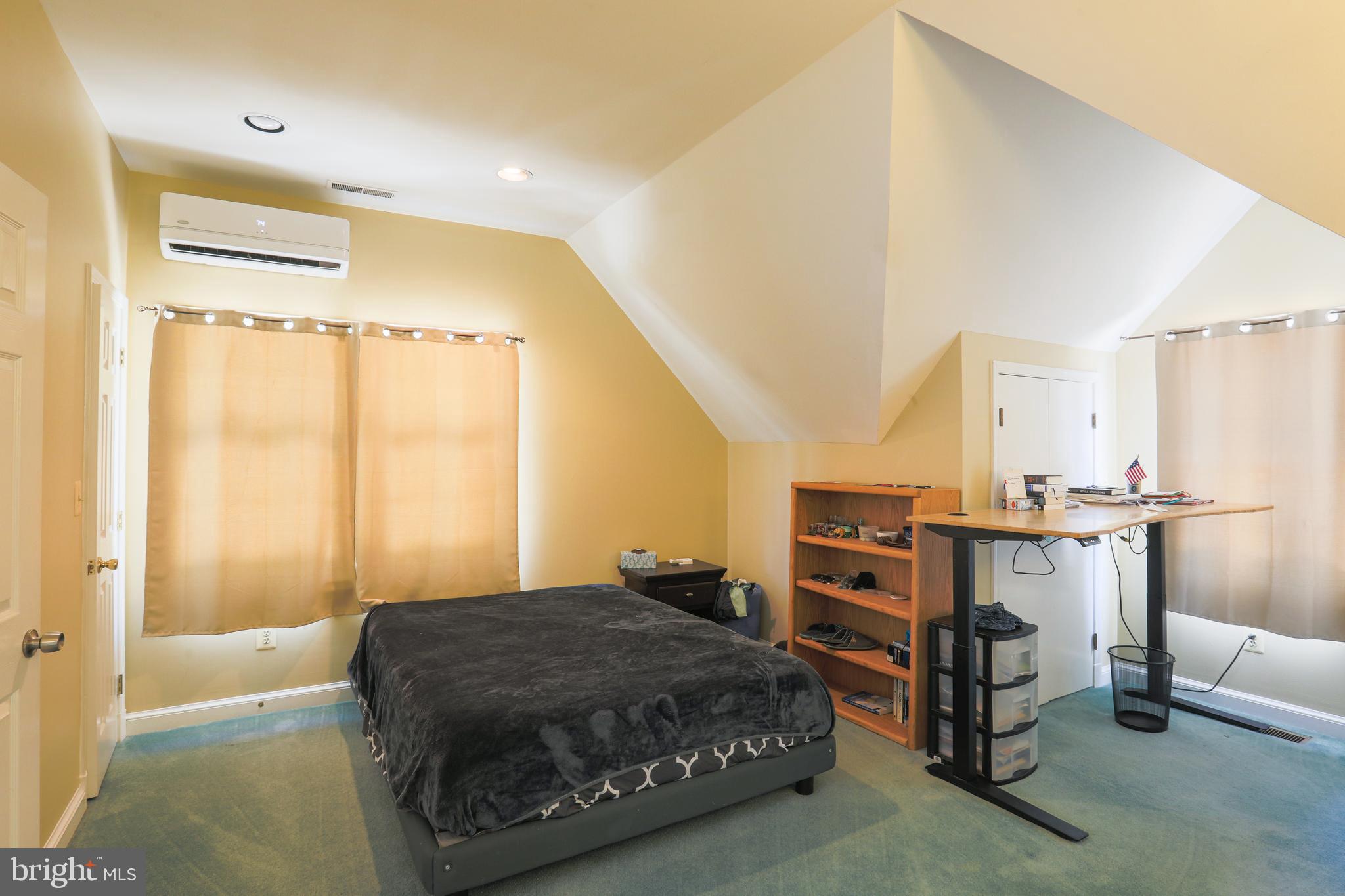 BURNT MILLS HILLS - Residential