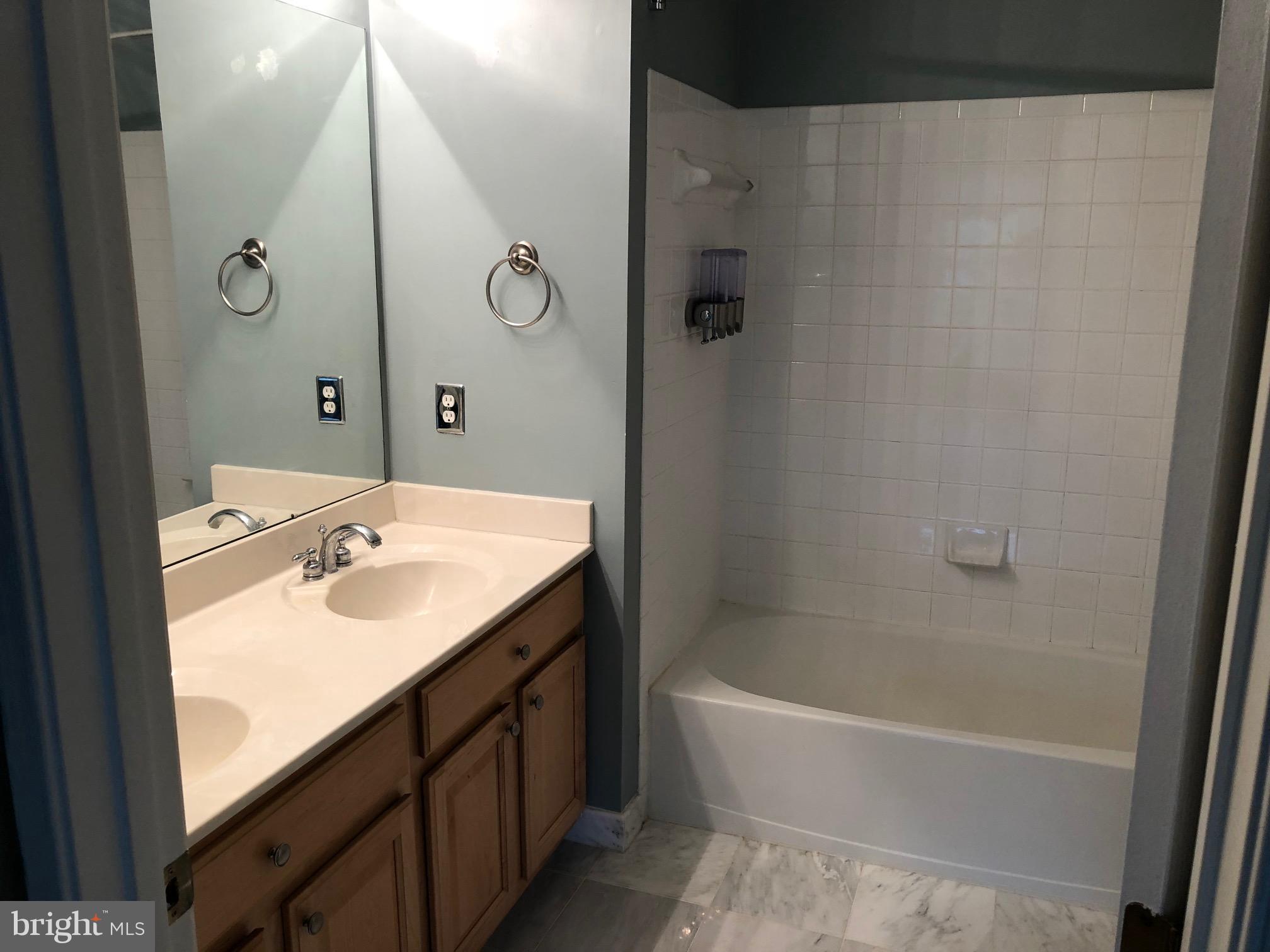 PINEY ORCHARD - Residential