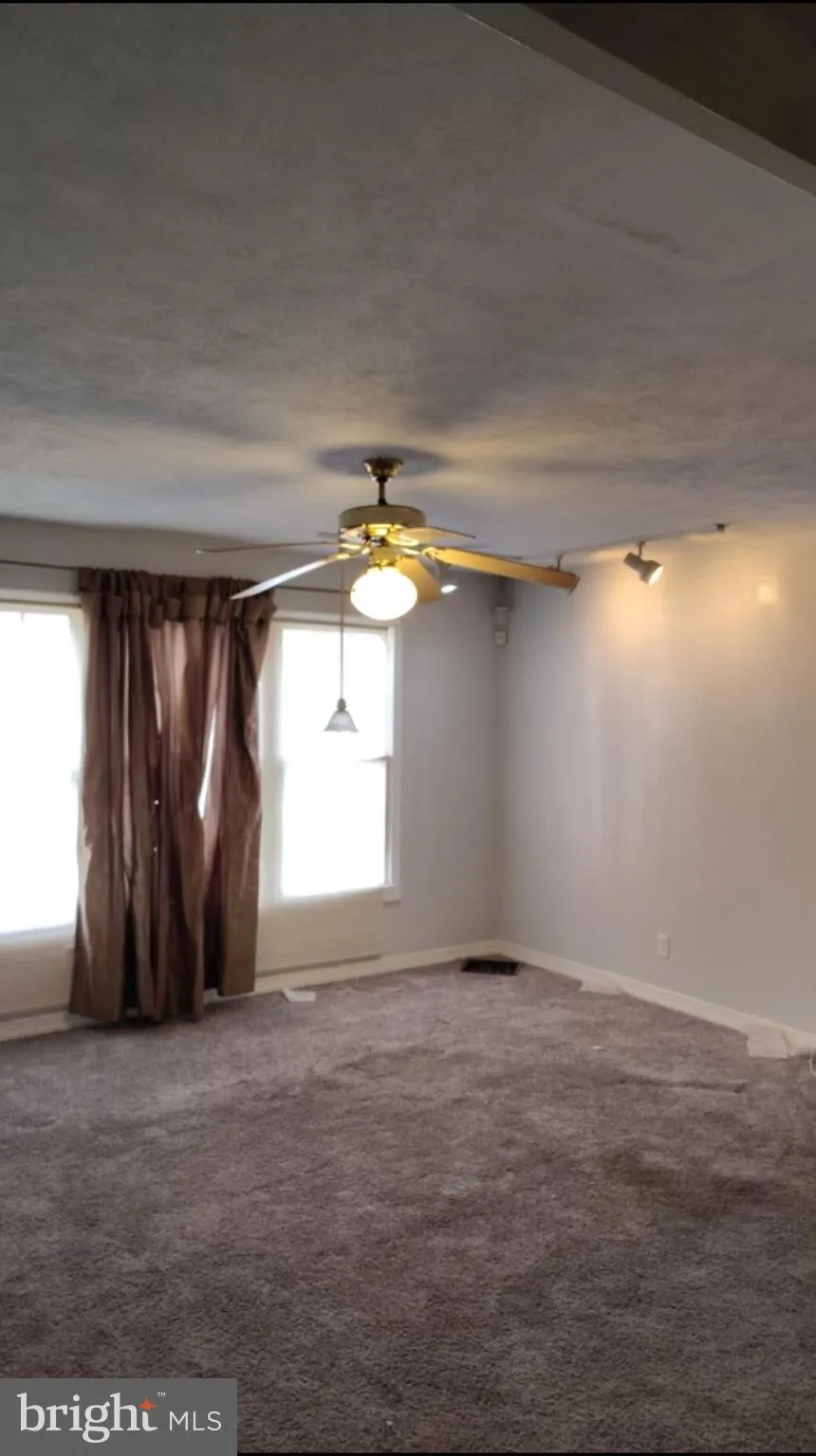 Trenton, New Jersey 08618, United States, 2 Bedrooms Bedrooms, ,2 BathroomsBathrooms,Residential,Contingent,80822