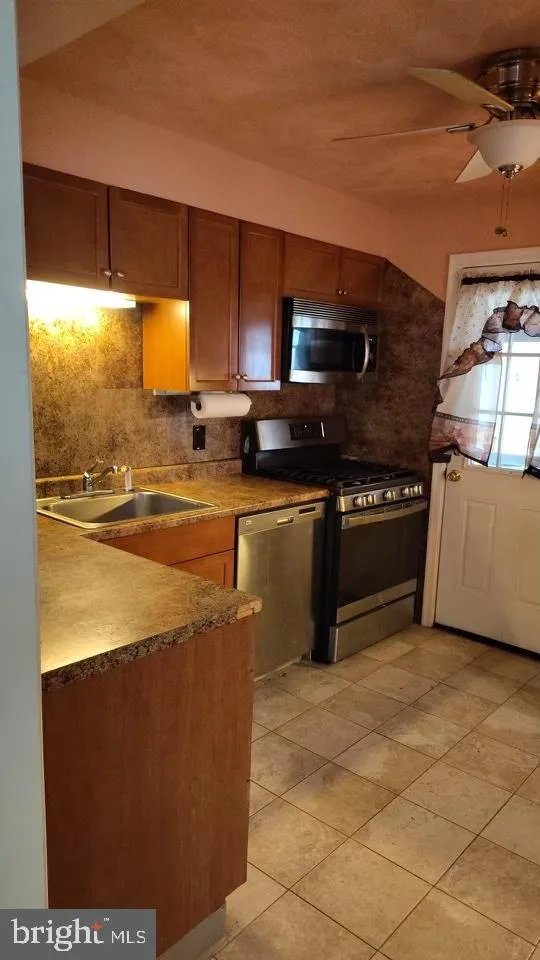 Trenton, New Jersey 08618, United States, 2 Bedrooms Bedrooms, ,2 BathroomsBathrooms,Residential,Contingent,80822