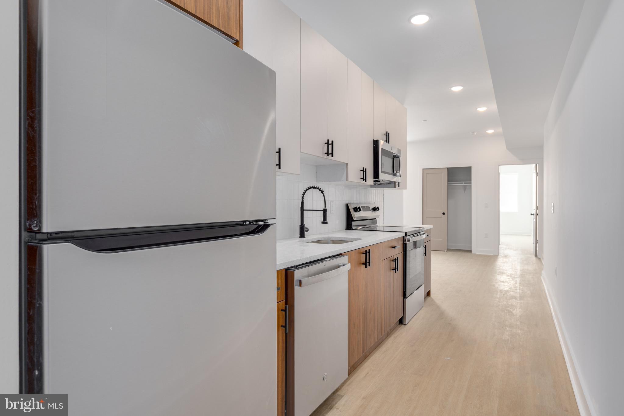 4153 MANTUA AVENUE 3