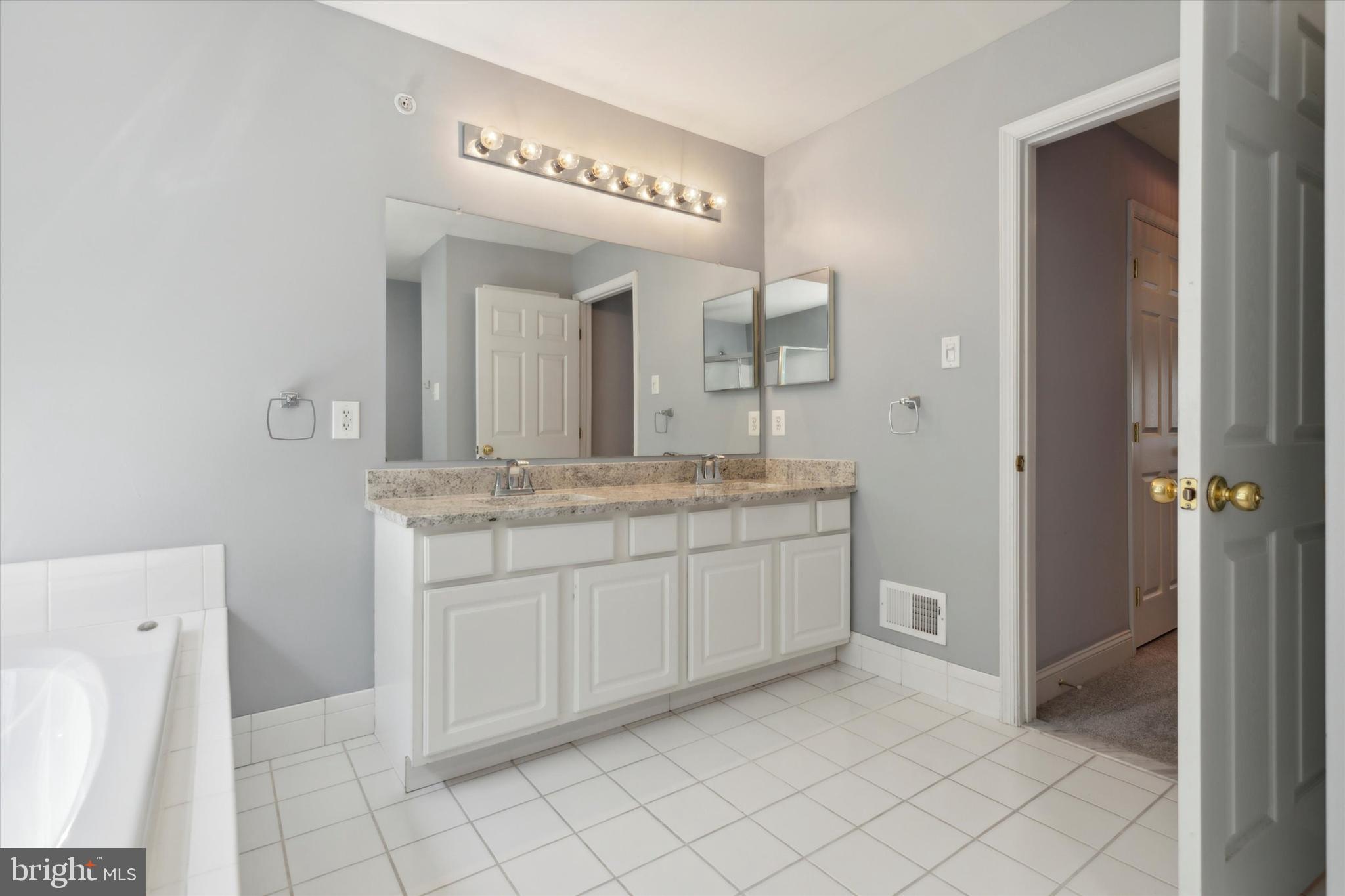 PENLLYN GREENE - Residential Lease