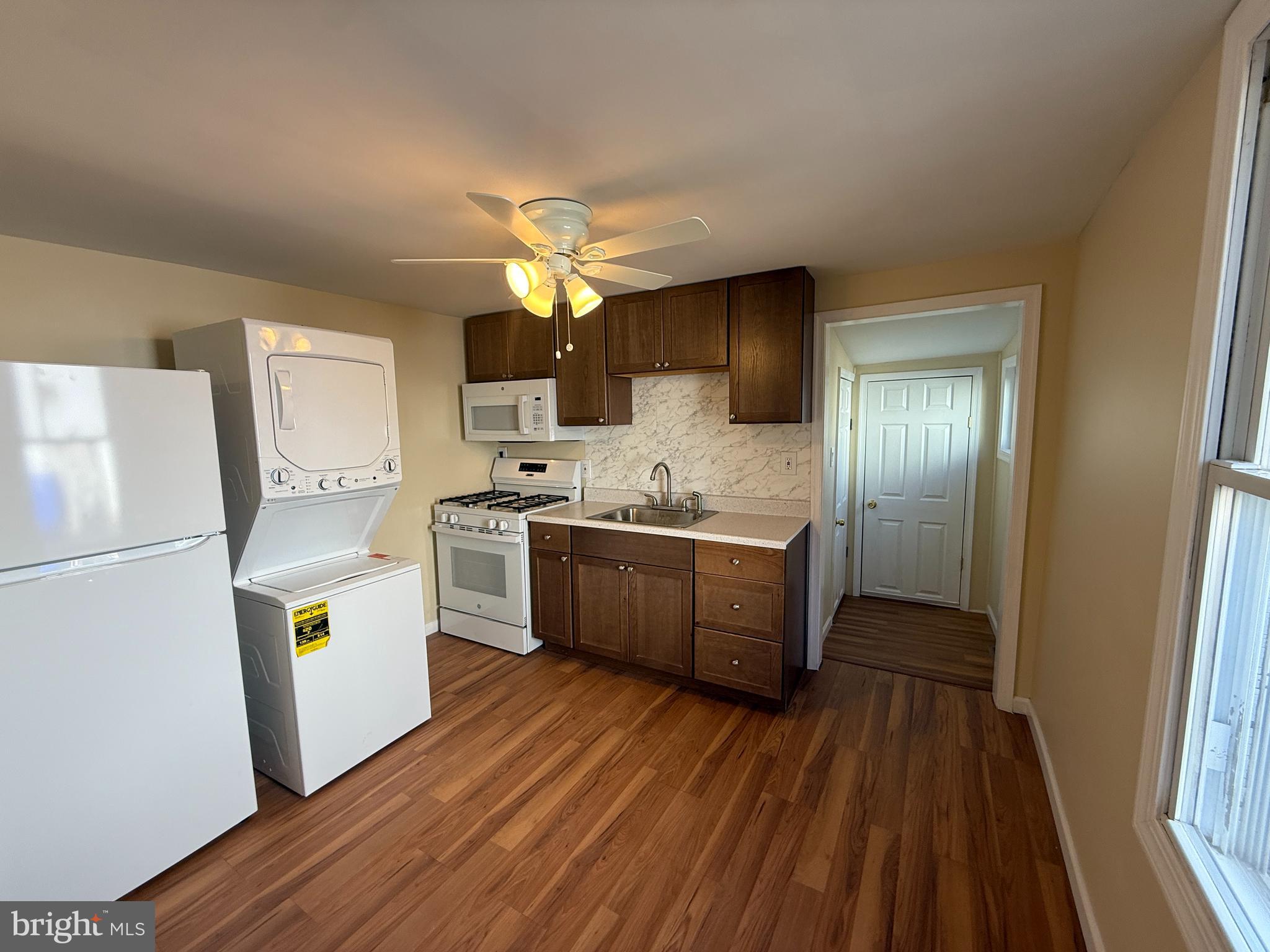 MANOR PARK - Residential