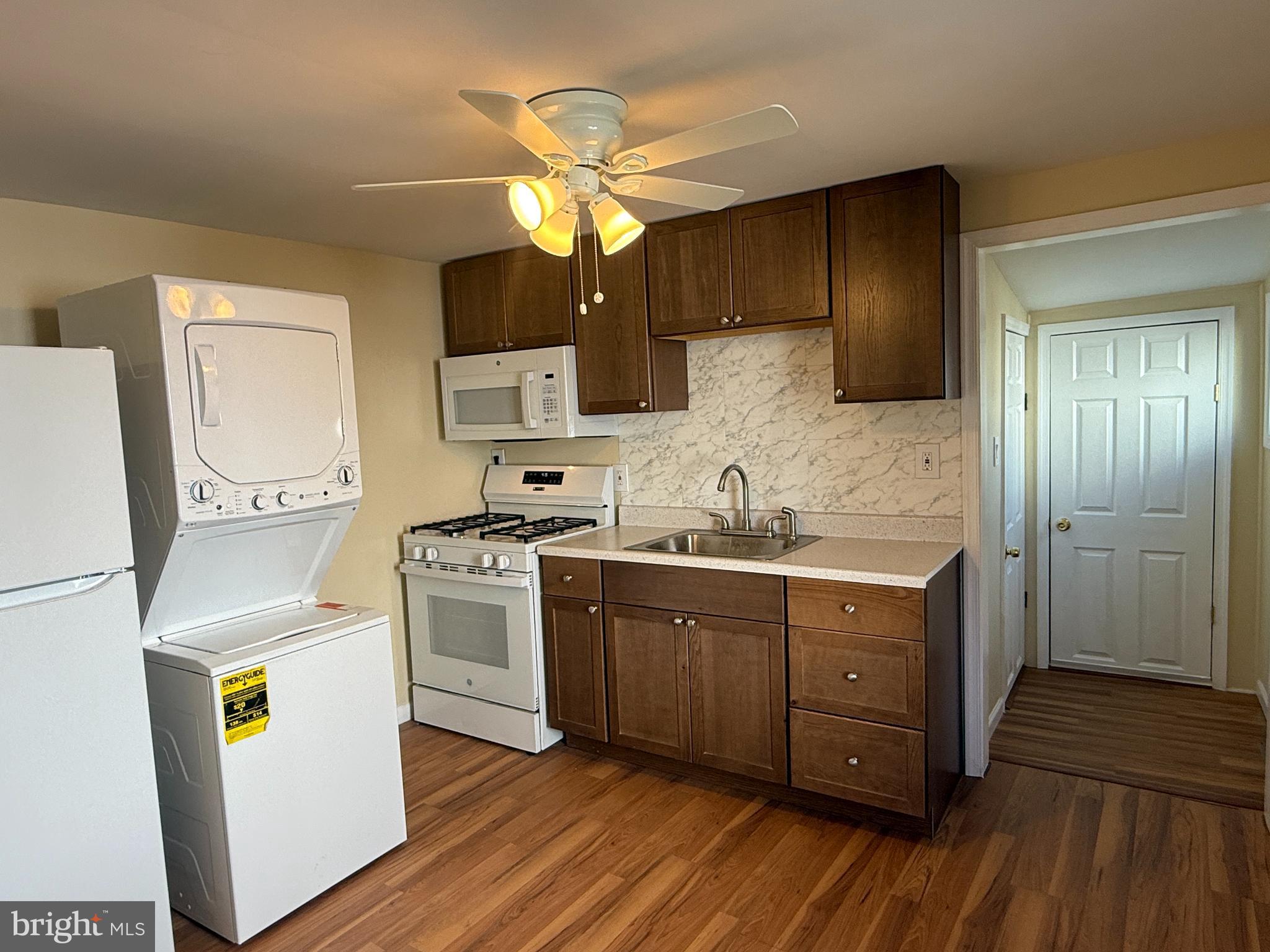 MANOR PARK - Residential