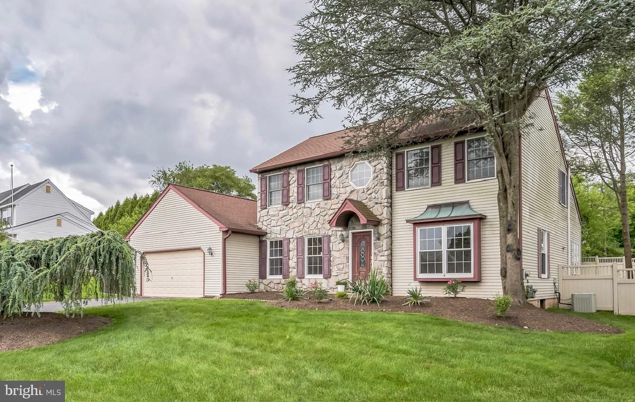 Beautifully Updated Home (with First-Floor Master Bedroom) in Buttonwood Farms
Located in a private 12-home cul-de-sac, this stunning property offers a thoughtfully updated layout with quality finishes throughout.
Main Features:
• Dramatic two-story foyer
• First-floor master suite with cathedral ceilings, large en-suite bath (cathedral ceilings, shower + whirlpool tub), and French door to rear deck
• Spacious kitchen with custom Euro-style cabinets, granite counters, stainless steel appliances, and large peninsula
• Window-lined morning room with high ceilings and breakfast area
• Vaulted-ceiling family room with Palladian windows and marble wood-burning fireplace
• Formal dining room and multipurpose living room off entry
Second Floor:
• Two generously sized bedrooms
• Additional 4th bedroom or office/study
• Full bathroom
Finished Lower Level (Approx. 1,000 sq. ft.):
• Half bath
• Entertainment and game/fitness rooms
• Wine storage area
• Space for home gym, sauna, or extra storage
Exterior & Additional Highlights:
• Expanded Trex-style deck (approx. 4 years old)
• Spacious PVC-fenced backyard
• Two-car garage with Tesla charger and attic access
• Newer entry and sliding doors
• Remodeled bathrooms with Toto toilets and washlets
• Roof (2012), security system, skylights, ceiling fans, and ample storage
• Hardwood floors on main and upstairs hallway, laminate on lower level
• Contemporary wood staircase
Prime Location:
Close to major roads, shopping, dining, and entertainment.