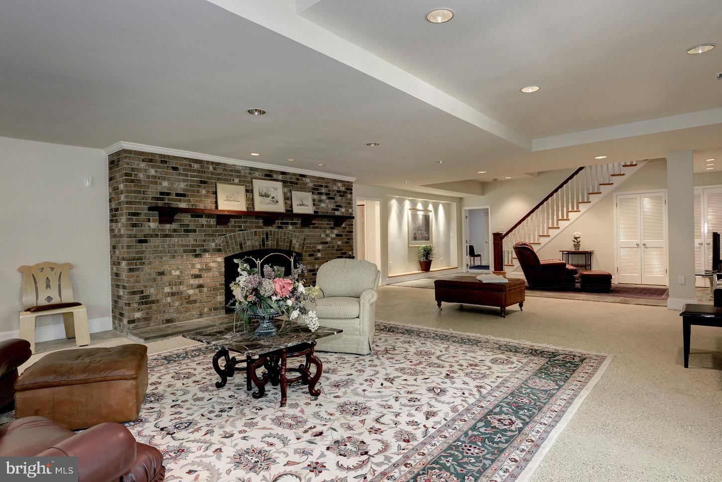 POTOMAC FALLS - Residential