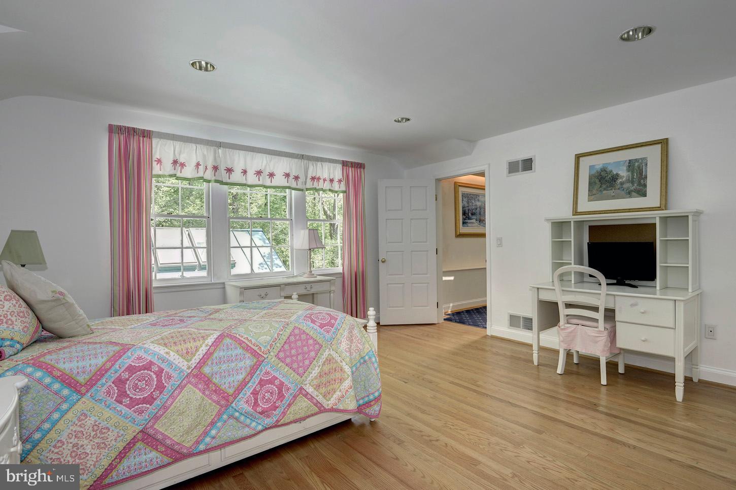 POTOMAC FALLS - Residential