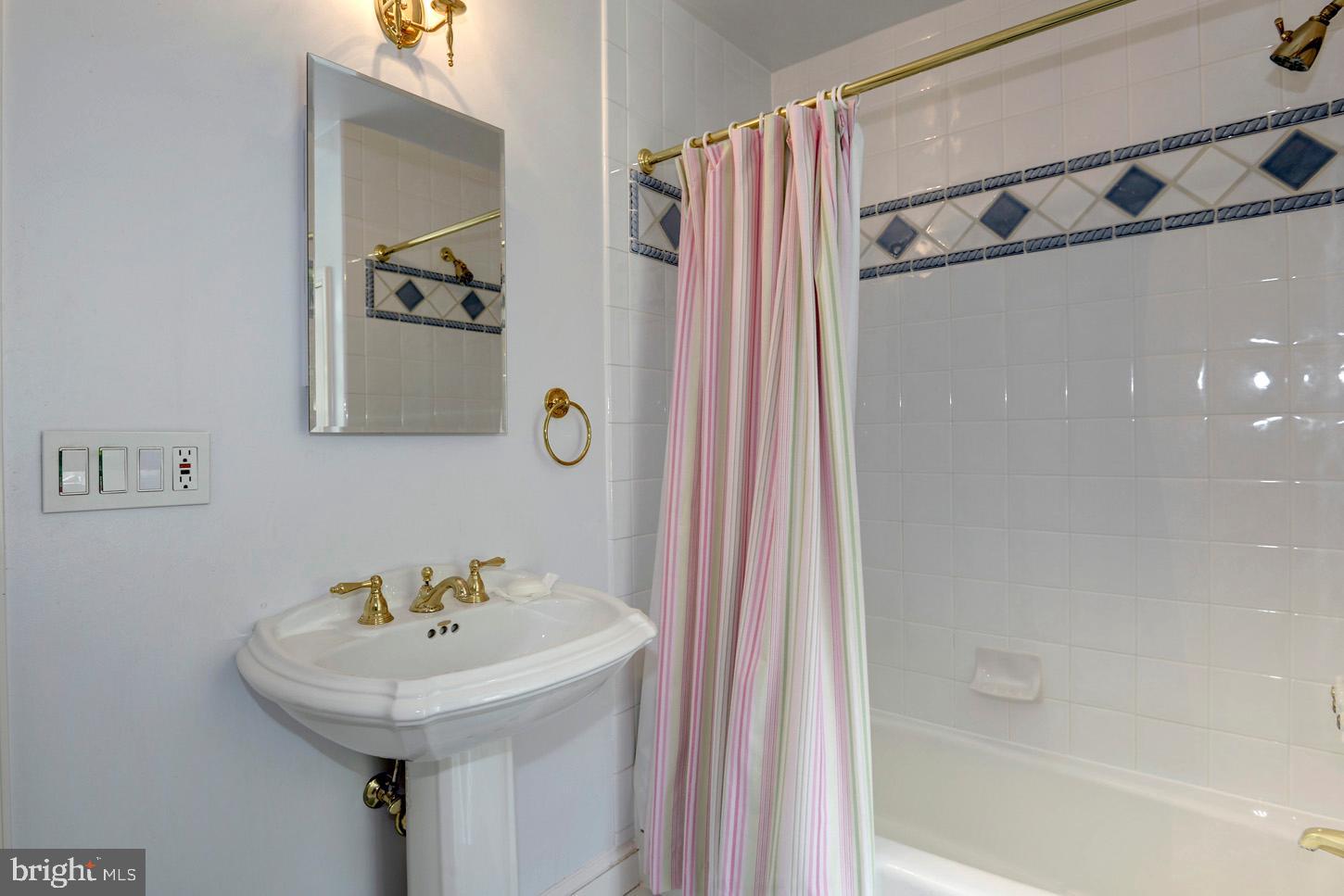 POTOMAC FALLS - Residential