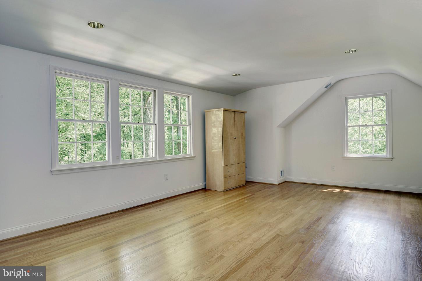 POTOMAC FALLS - Residential