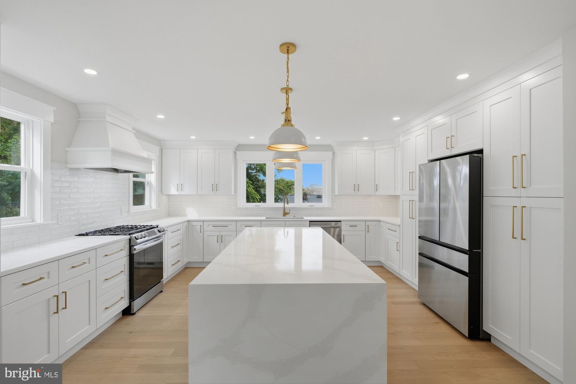 2404 RIVERVIEW TERRACE