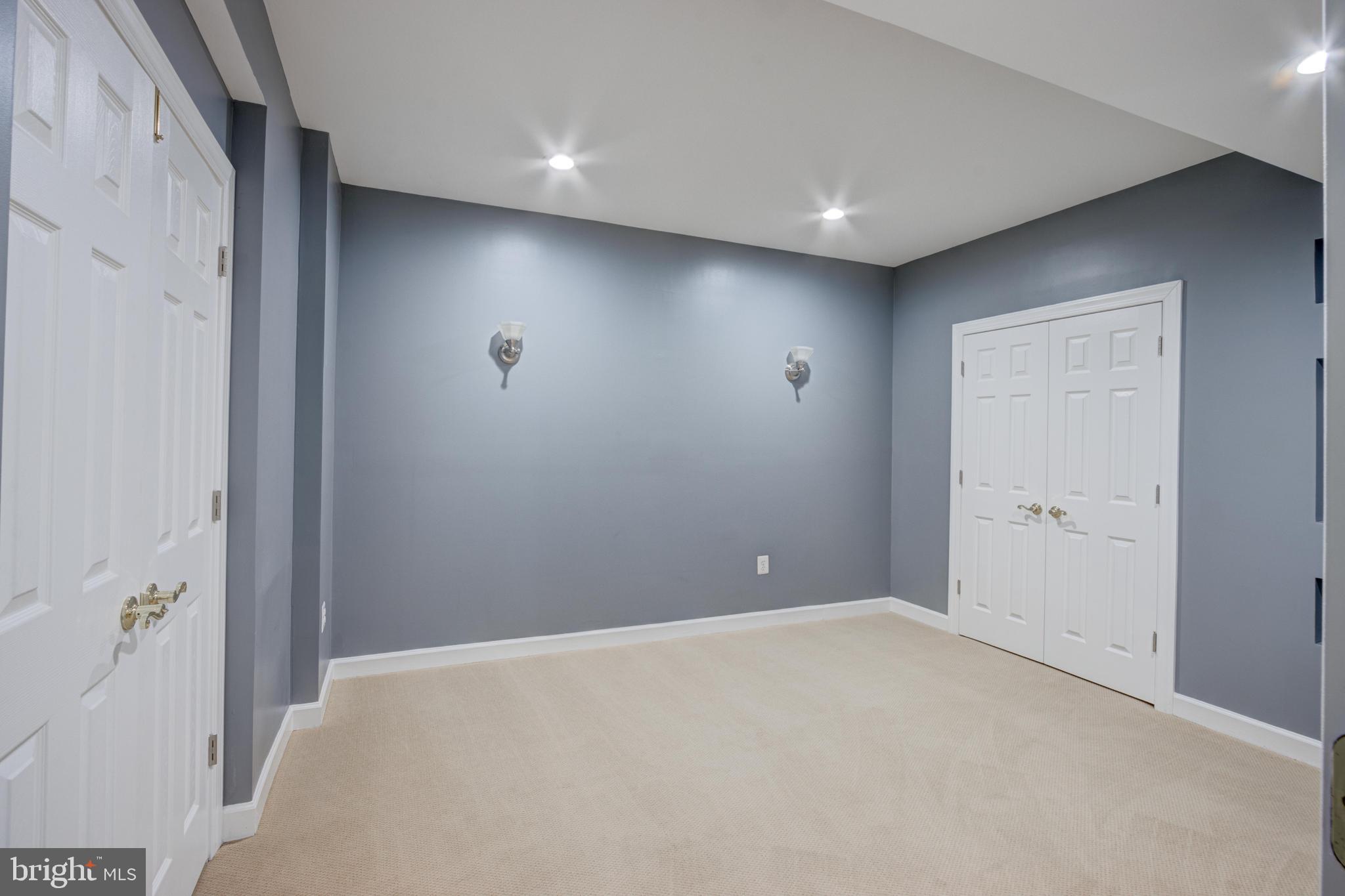 GROVEMONT - Residential