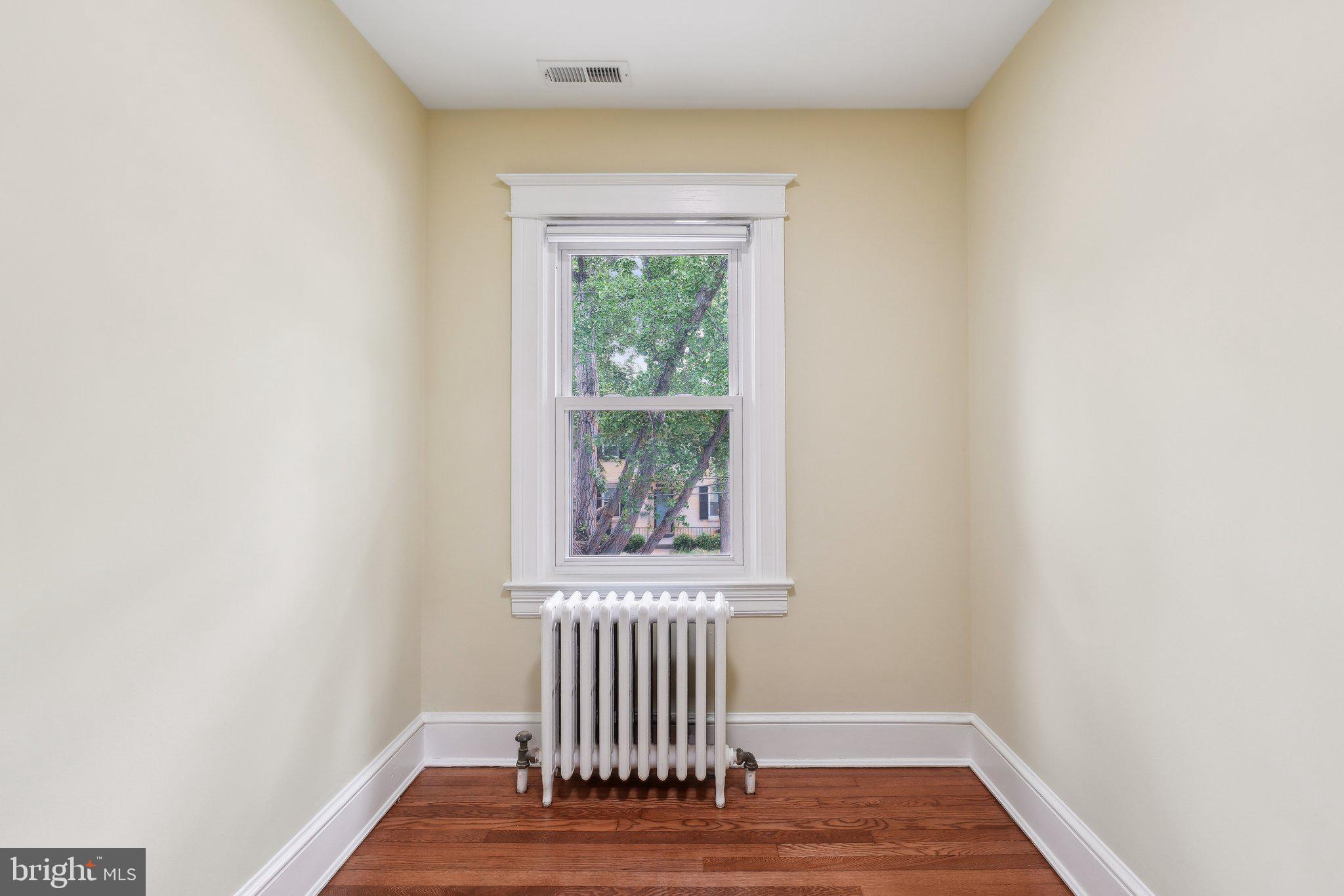 TAKOMA - Residential