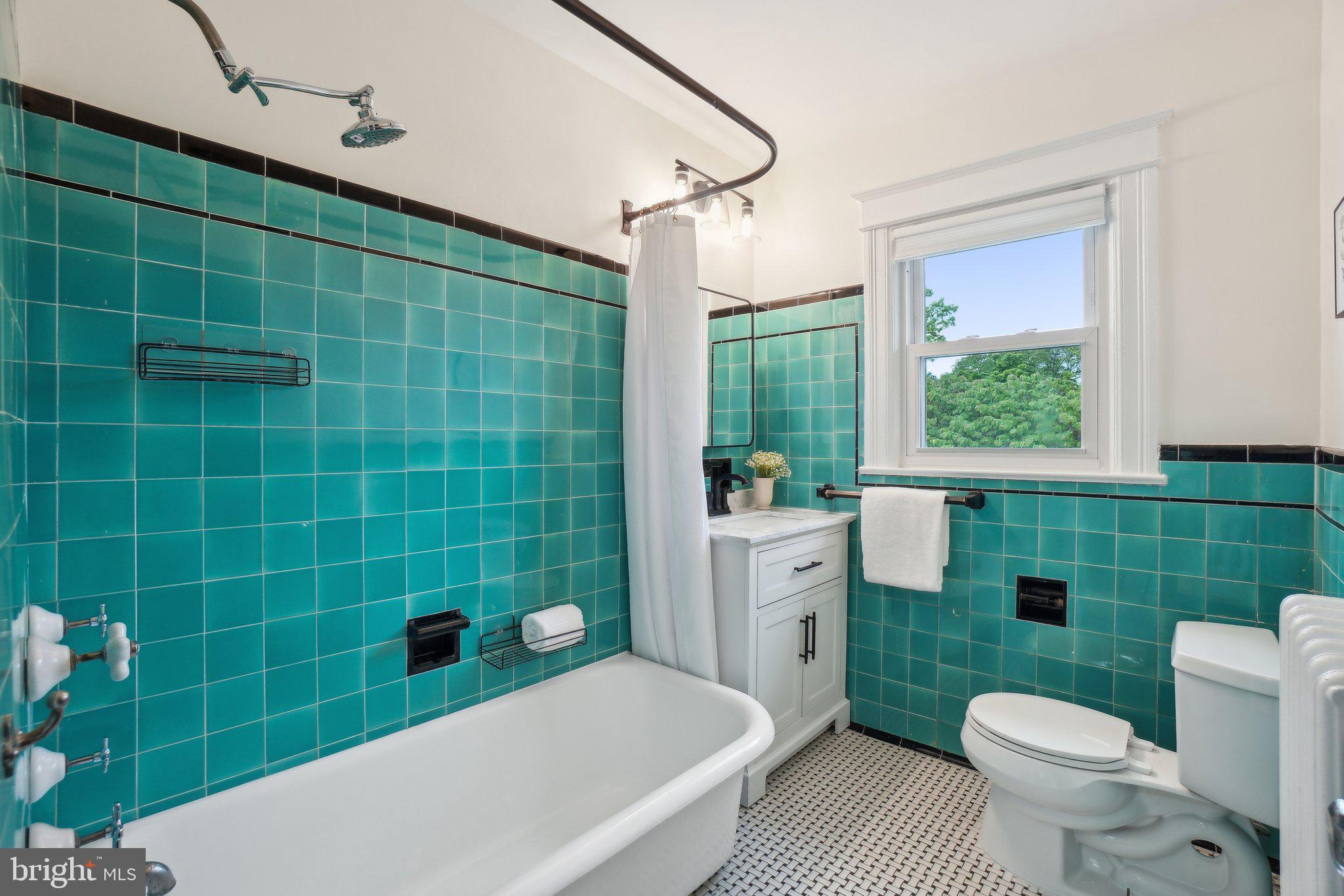 TAKOMA - Residential