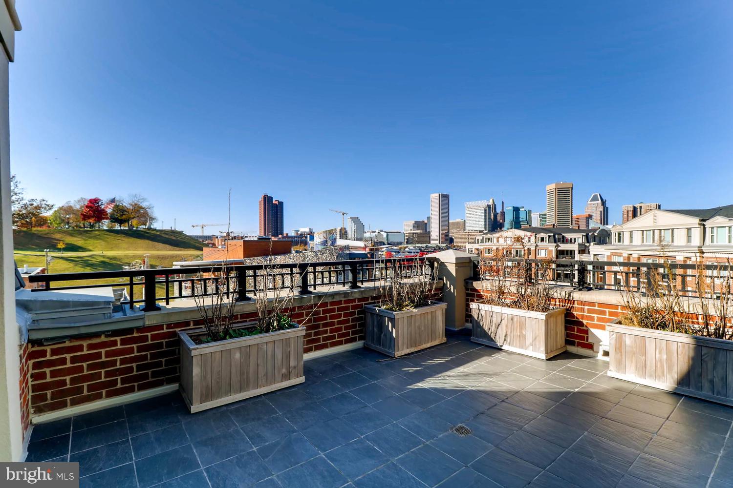 THE RITZ-CARLTON RESIDENCES - Residential