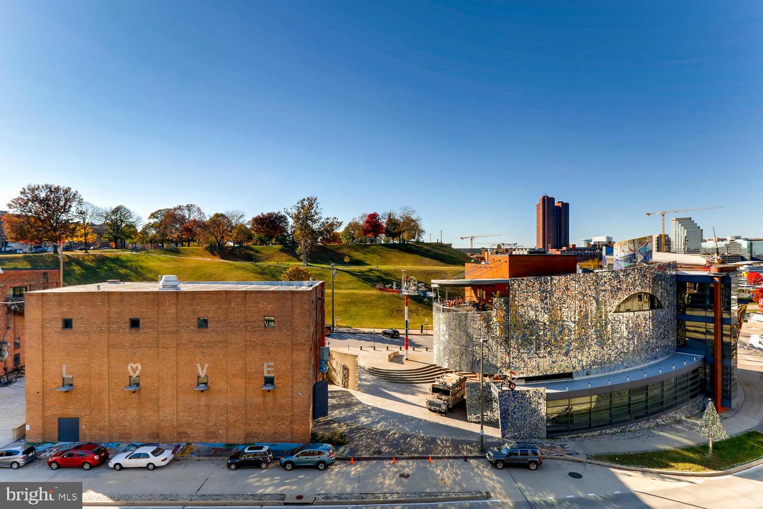 THE RITZ-CARLTON RESIDENCES - Residential