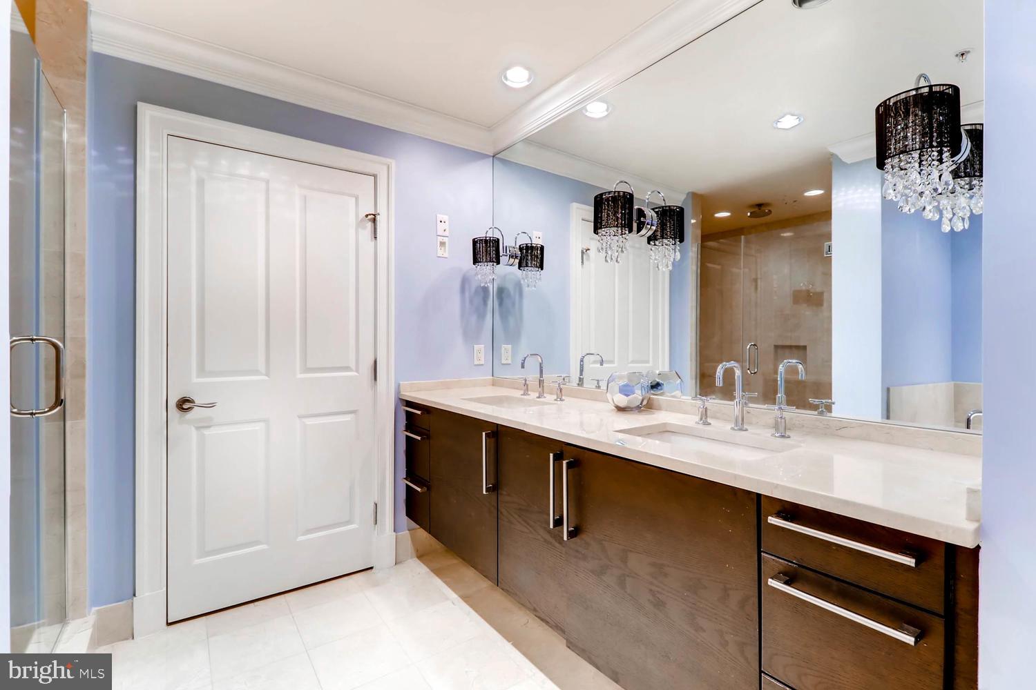 THE RITZ-CARLTON RESIDENCES - Residential