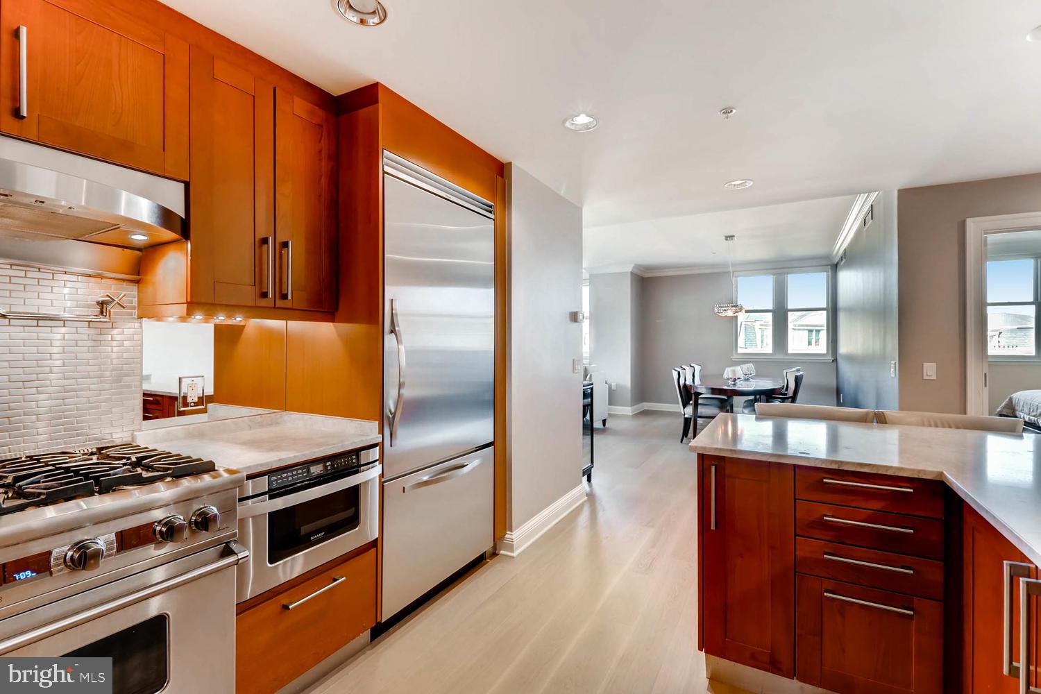 THE RITZ-CARLTON RESIDENCES - Residential