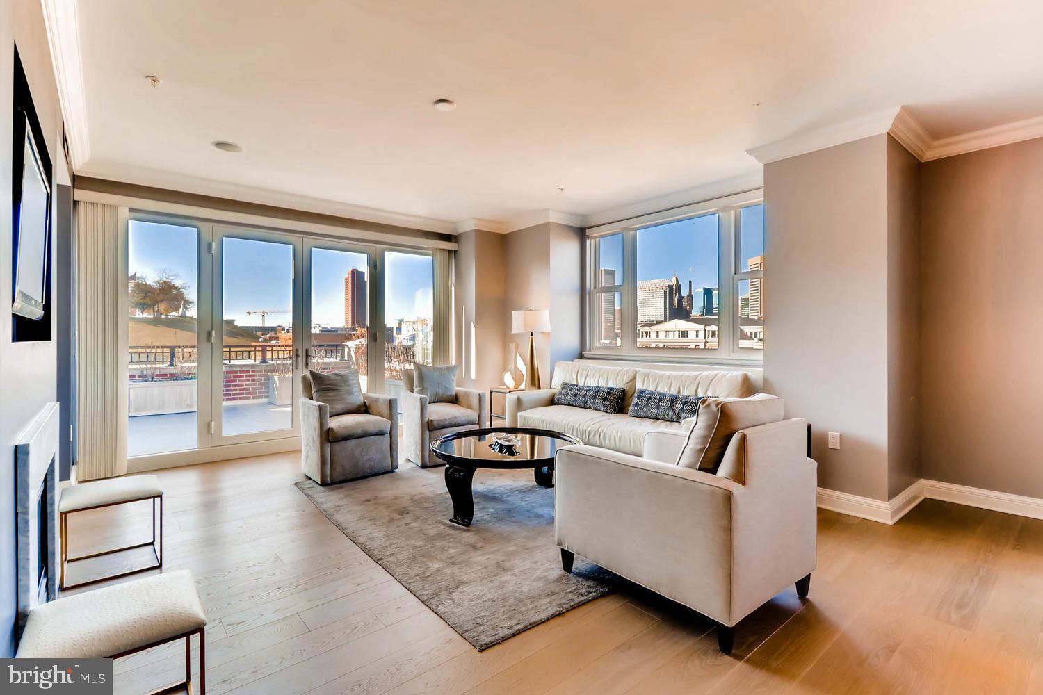 THE RITZ-CARLTON RESIDENCES - Residential