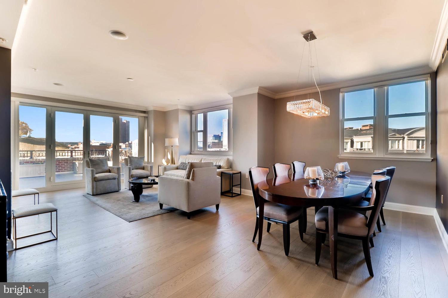 THE RITZ-CARLTON RESIDENCES - Residential