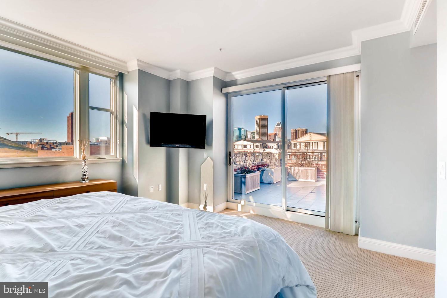 THE RITZ-CARLTON RESIDENCES - Residential