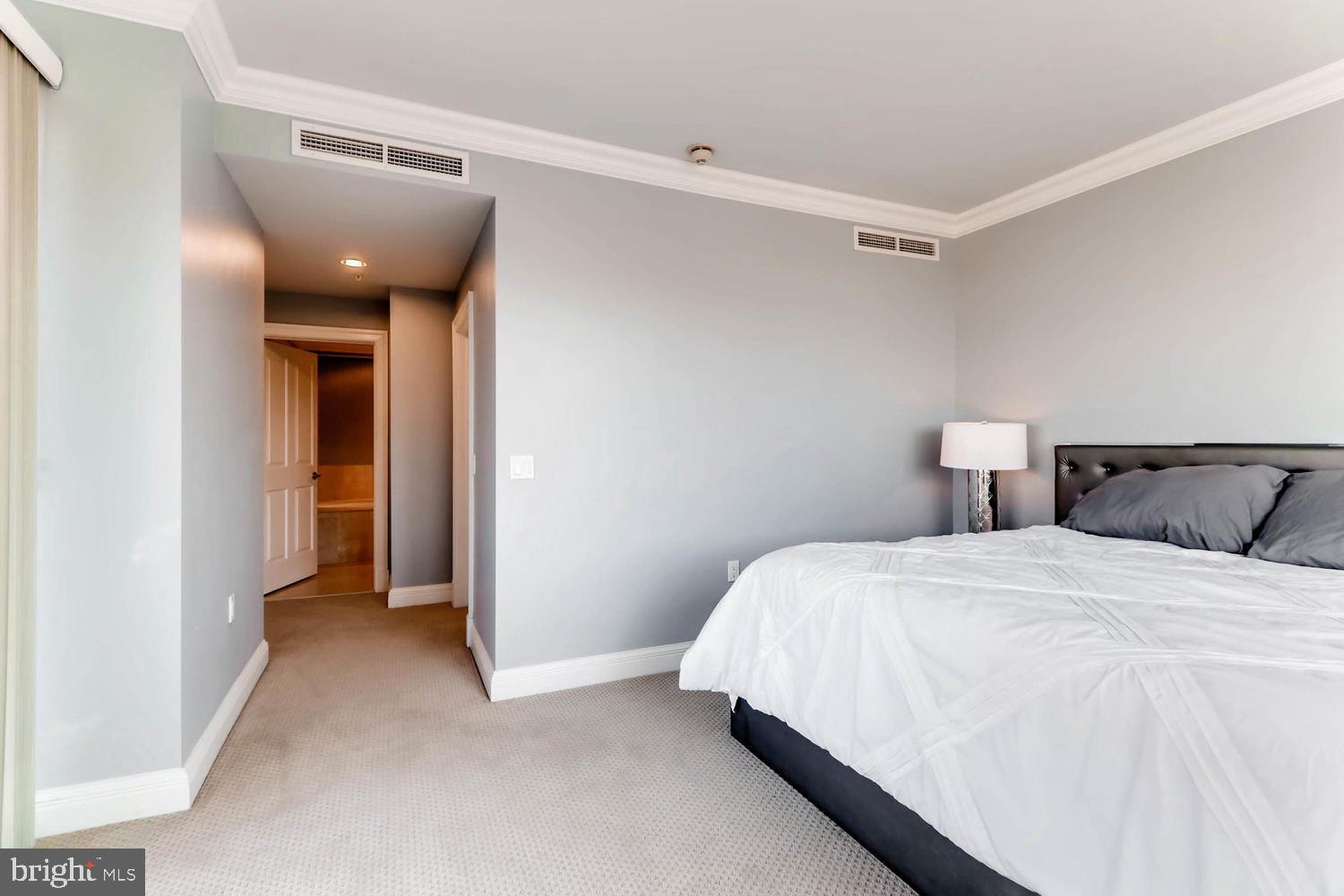 THE RITZ-CARLTON RESIDENCES - Residential