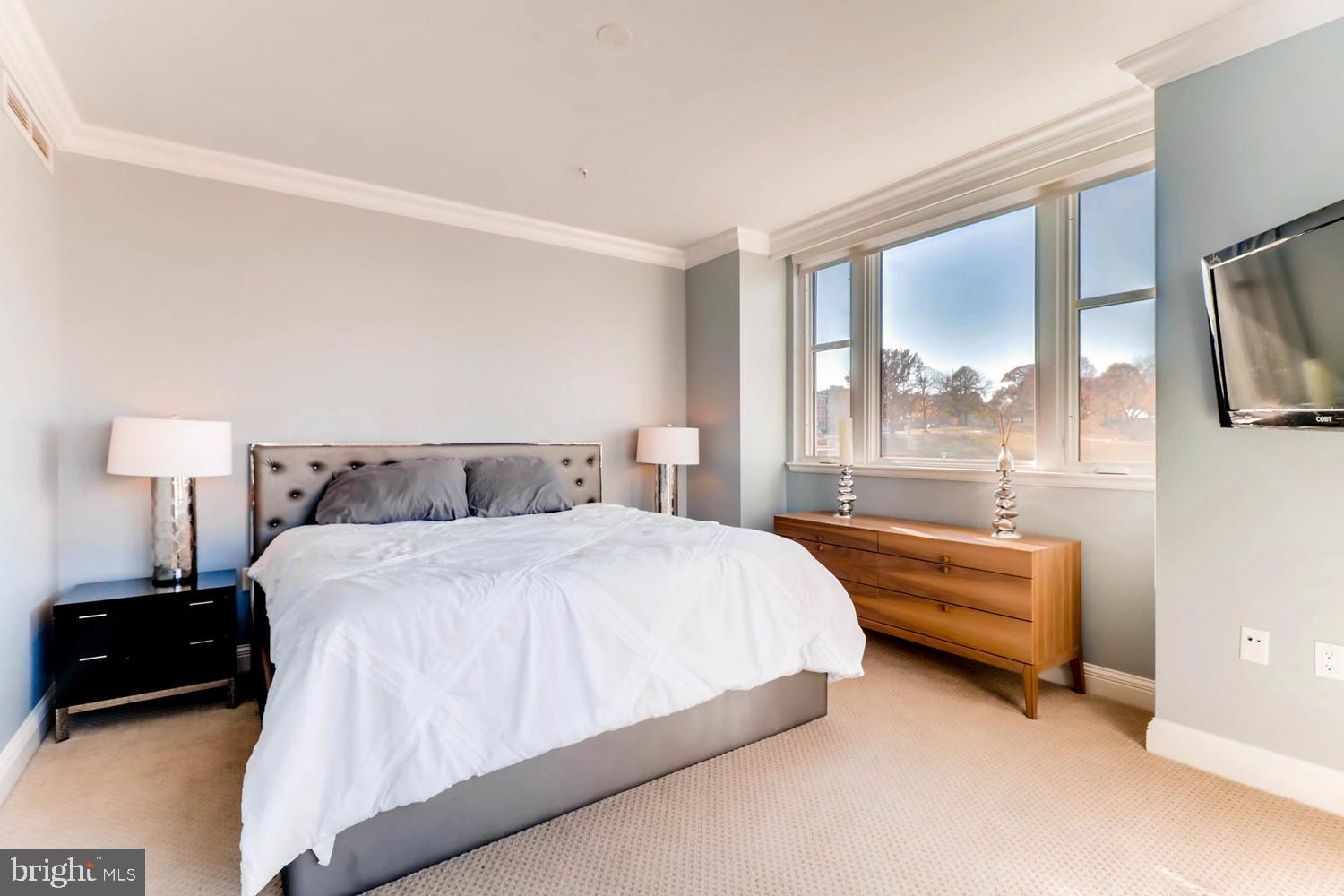 THE RITZ-CARLTON RESIDENCES - Residential