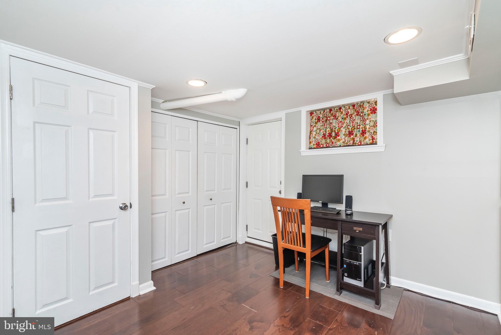 ARBOUR MANOR - Residential