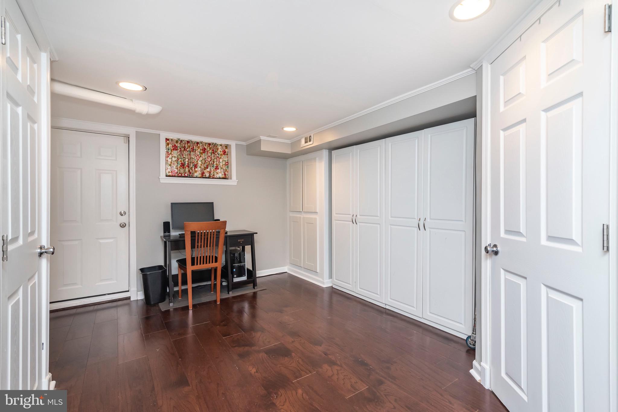 ARBOUR MANOR - Residential