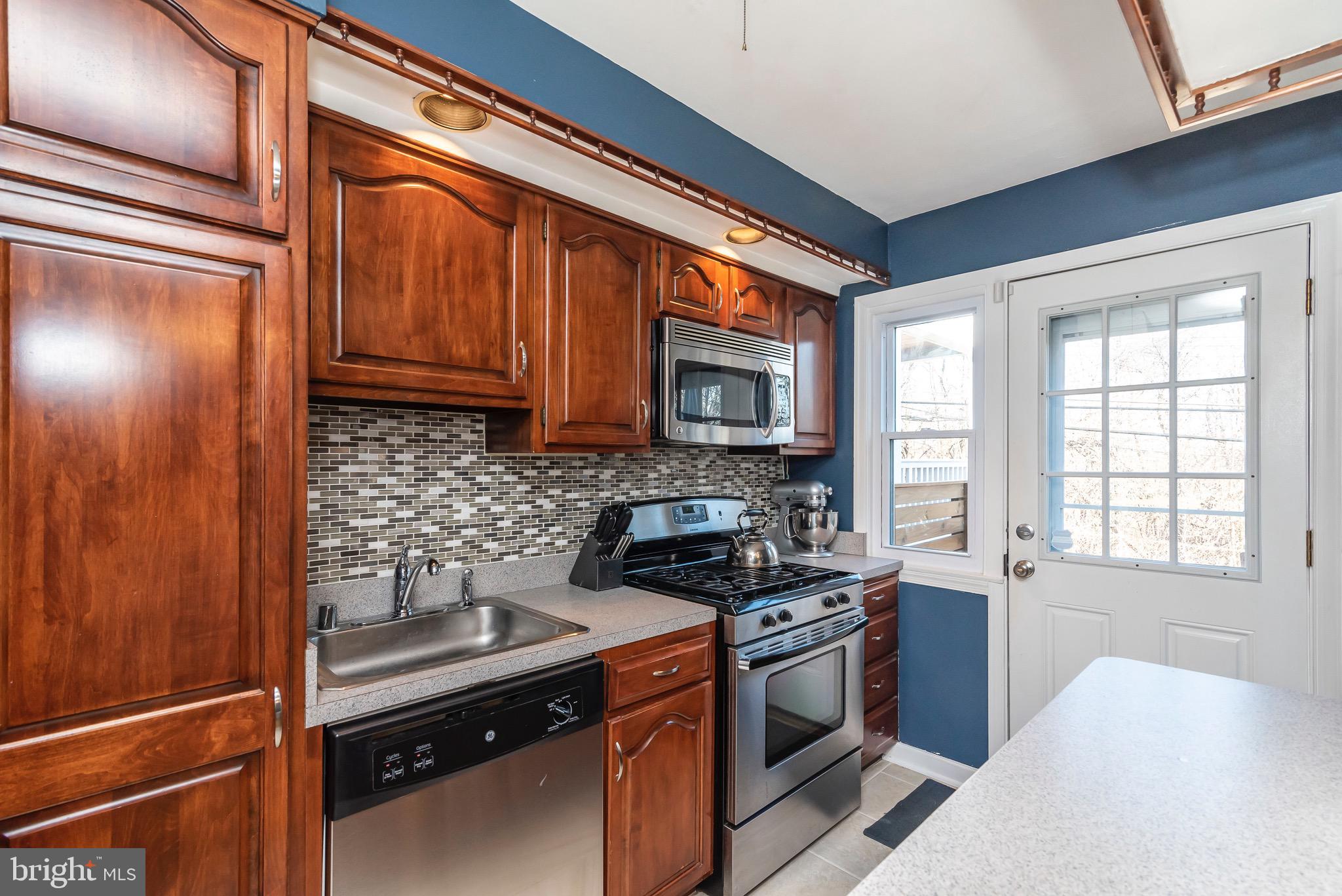 ARBOUR MANOR - Residential