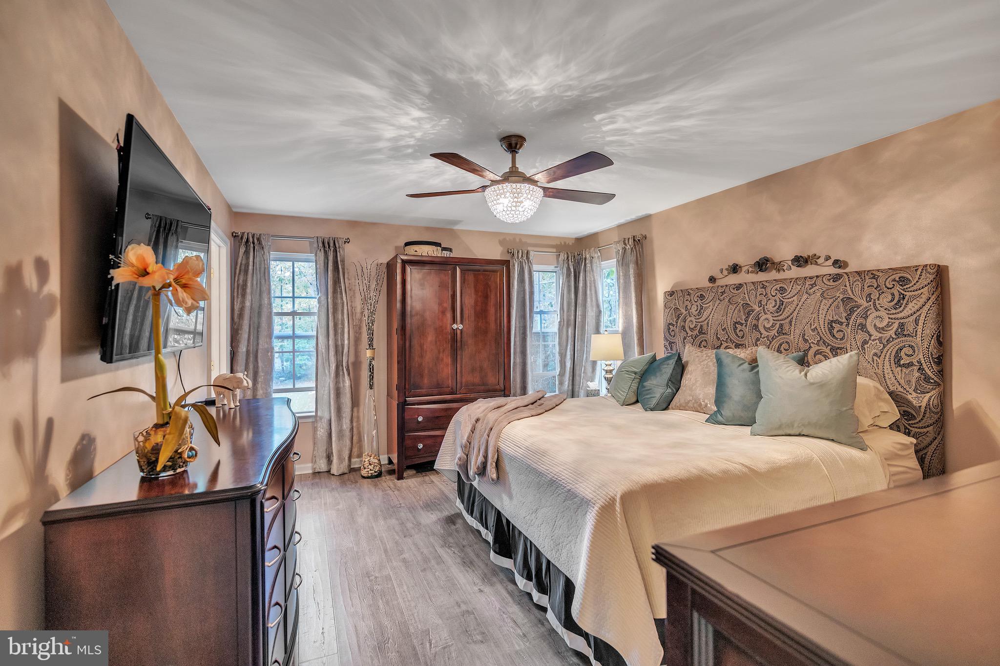 LAKE WILDERNESS - Residential