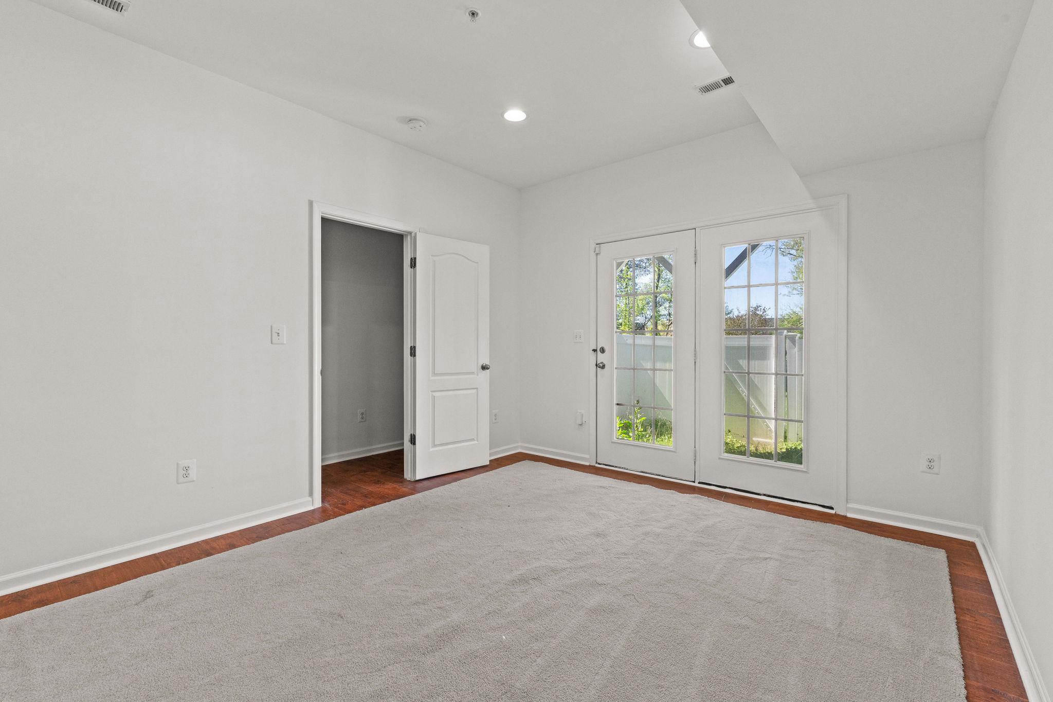 SEVERN HOLLOW - Residential