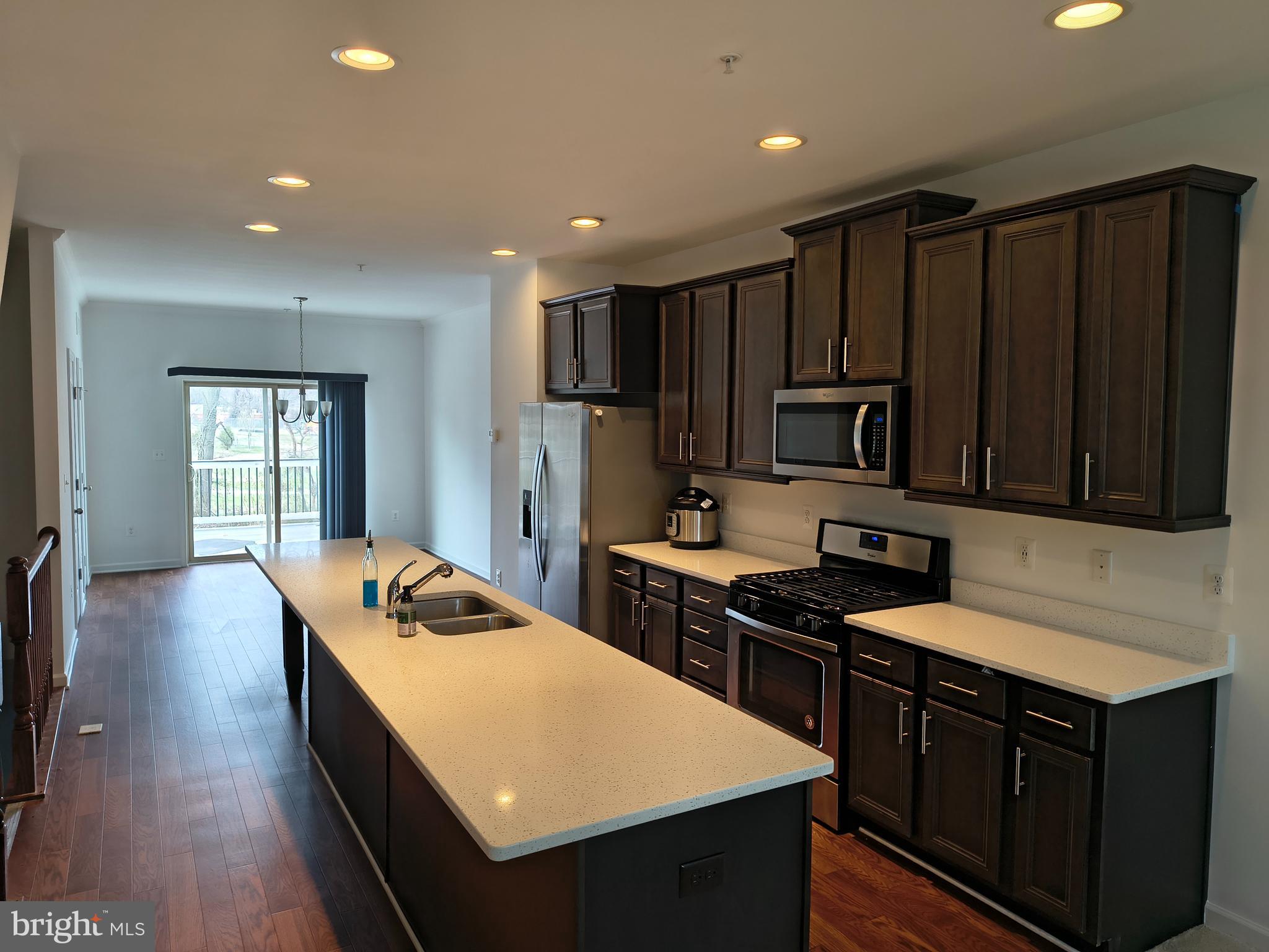 HOLLY POINT - Residential