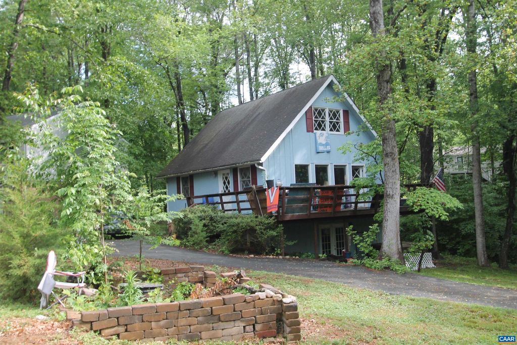 Photo of 1 Stonewall Rd, PALMYRA, VA 22963 (MLS # 669926)