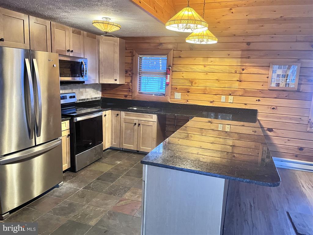 PARADISE COVE - Residential