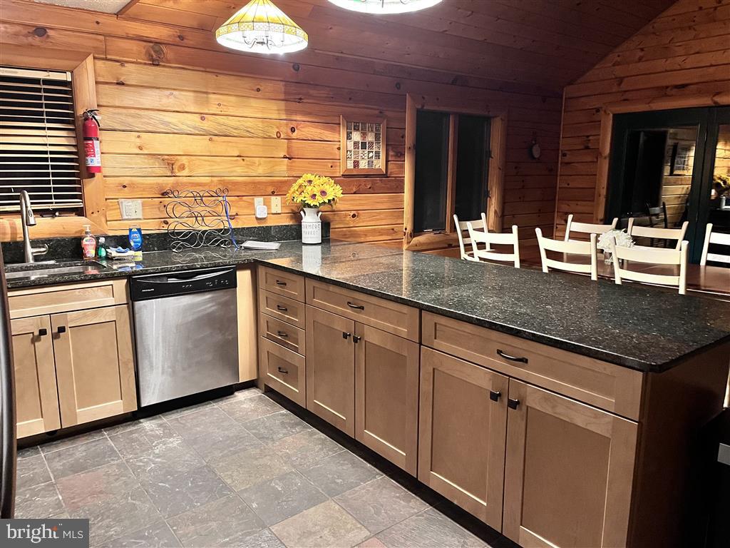 PARADISE COVE - Residential