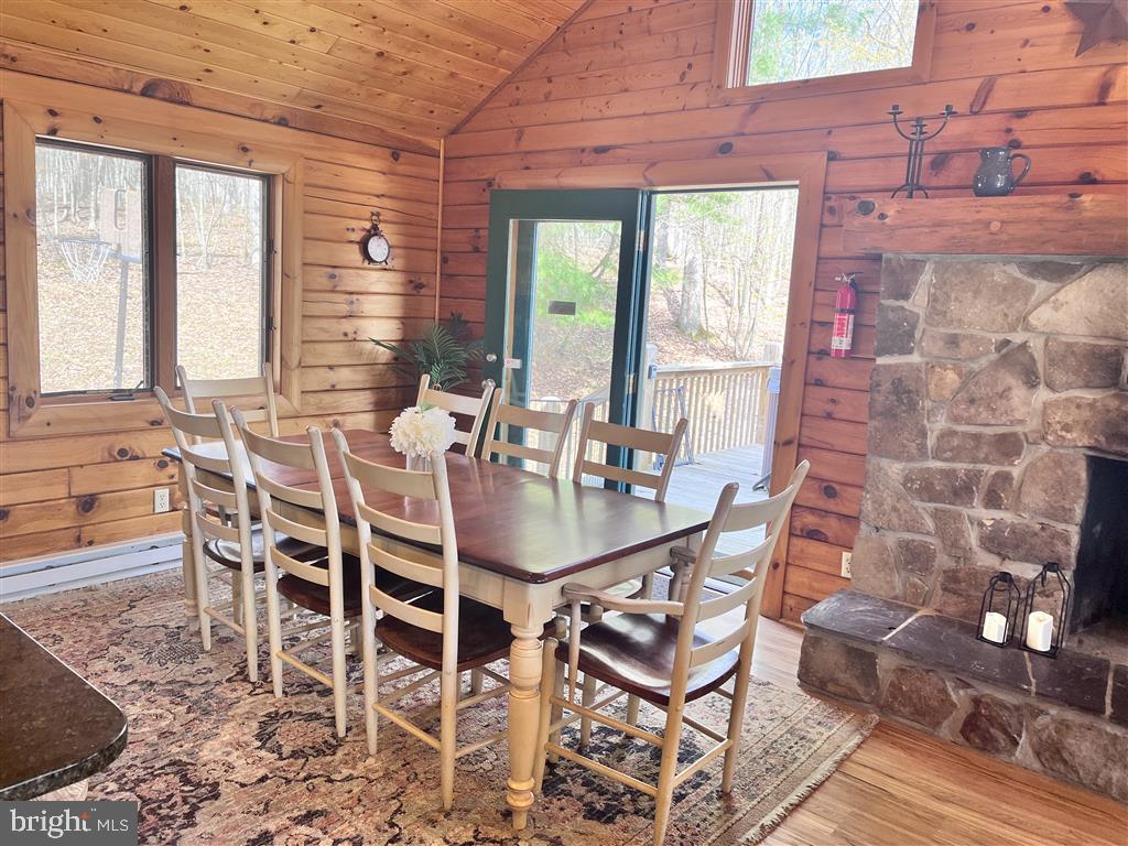 PARADISE COVE - Residential
