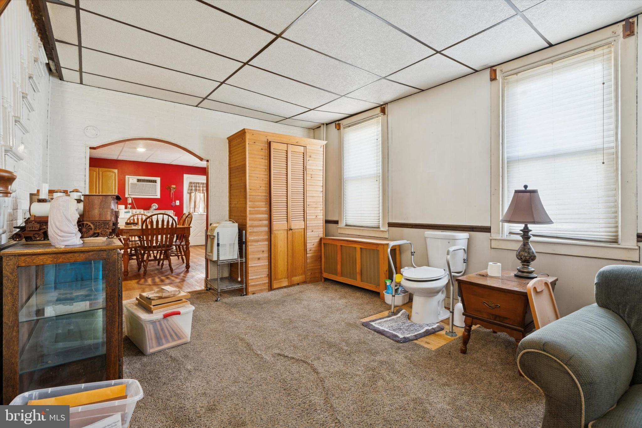 832 JEFFERSON AVENUE