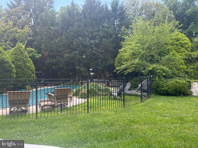 902 W NORTHERN PARKWAY