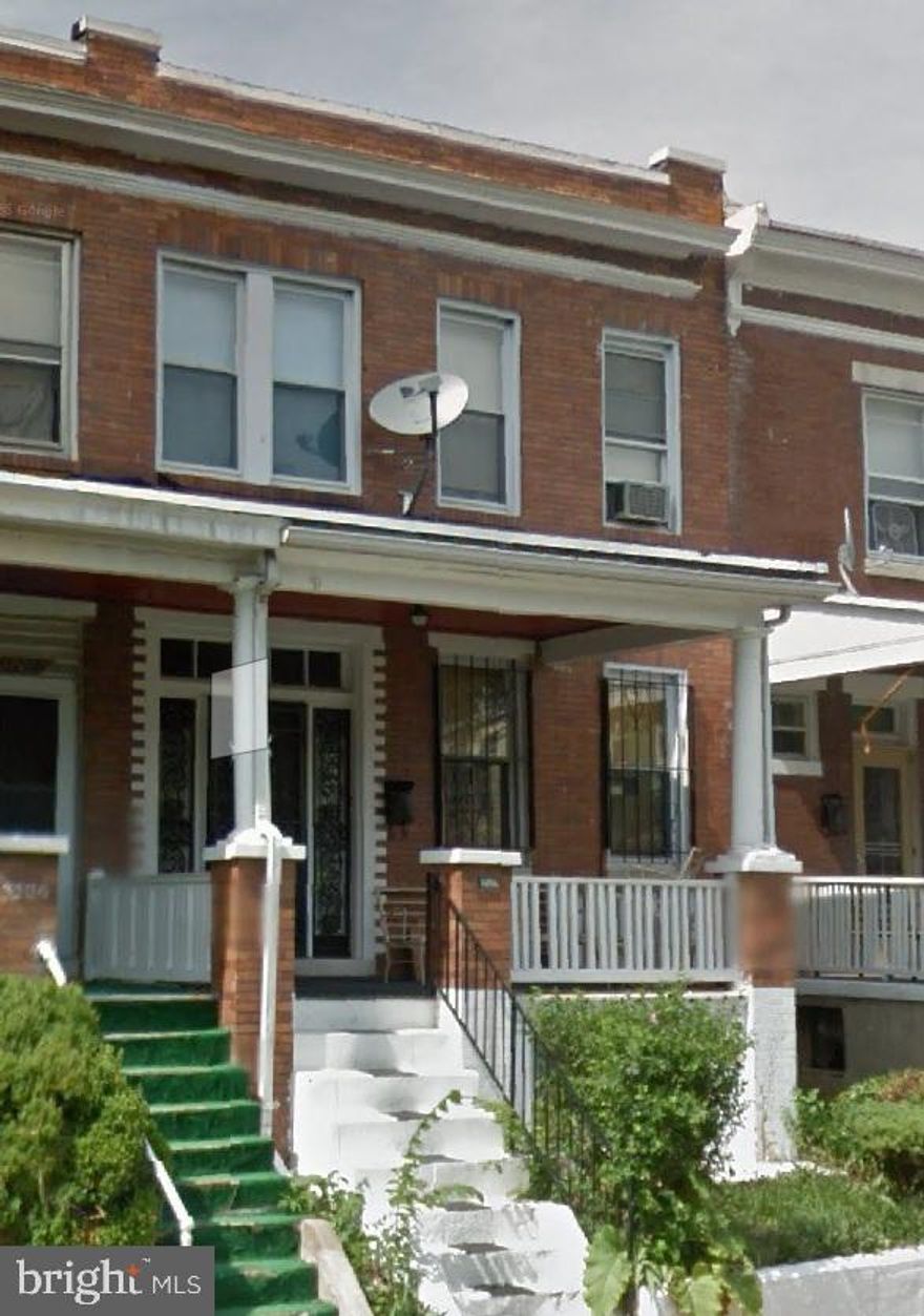 Investor Special! Property needs complete renovation. Home sold in as is condition with all personal property contained. CASH ONLY. NO FINANCING/APPRAISAL/INSPECTION CONTINGENCIES. Title work has been completed. Buyer and Seller Agree to use Clear Title Group for Closing. 
 If ground rent exist, seller will not redeem. Thank you.