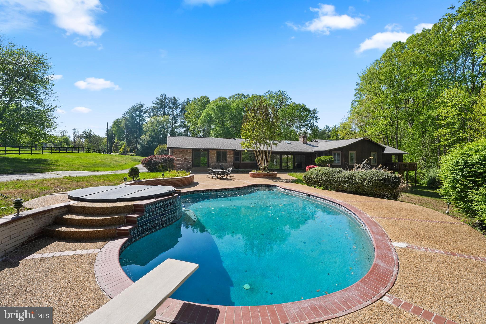 6713 BRIARCROFT STREET