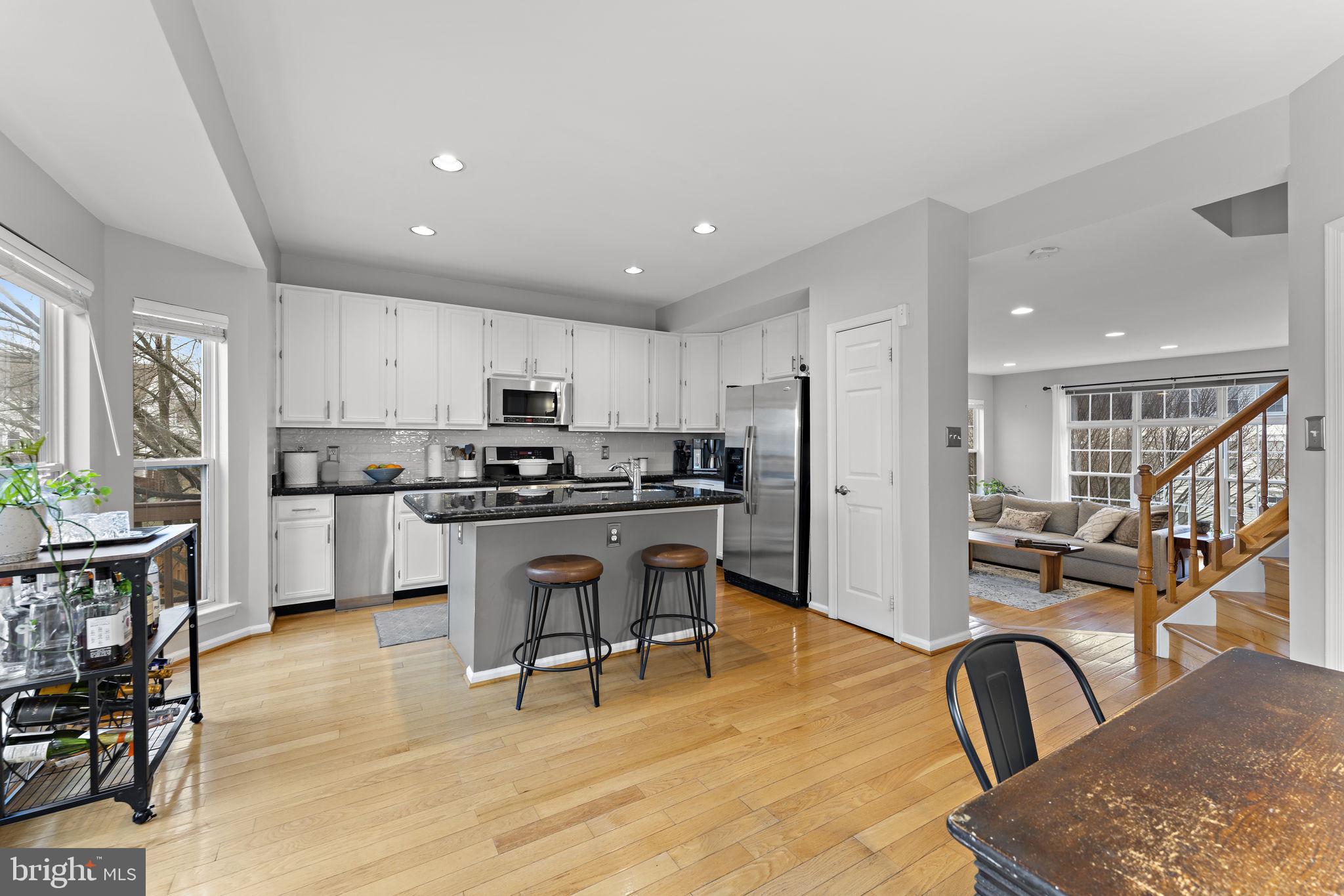 ISLAND CREEK - Residential