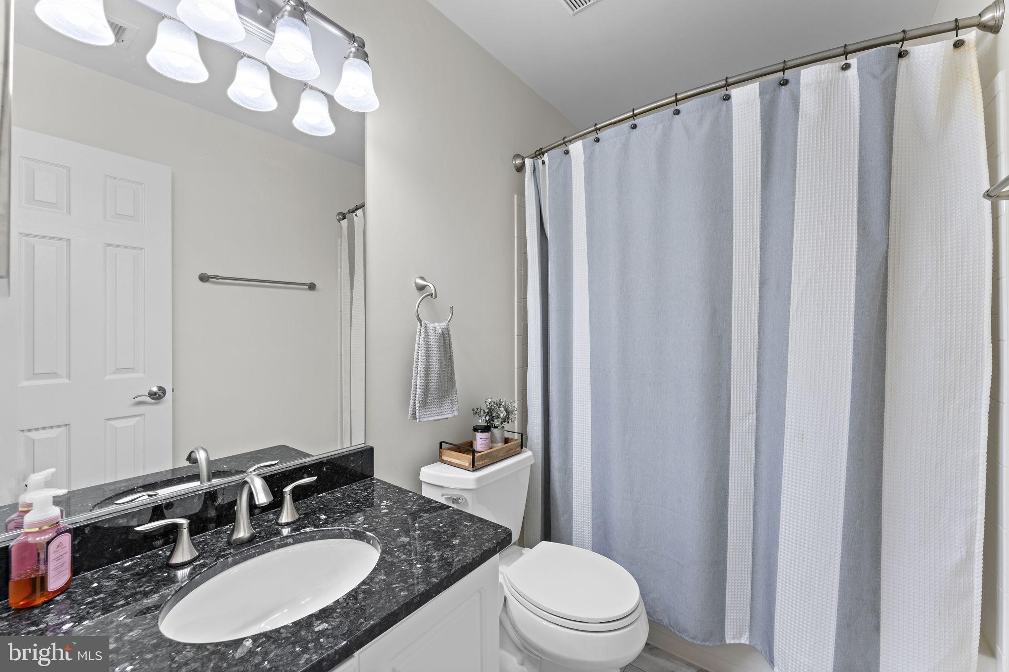 ISLAND CREEK - Residential